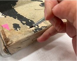 使用修護用顏料恢復顏色